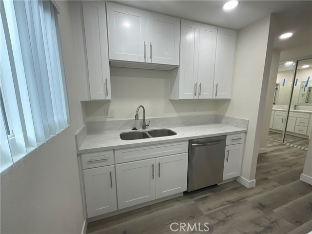 Detail Gallery Image 11 of 20 For 16862 Green Ln #2,  Huntington Beach,  CA 92649 - 1 Beds | 1 Baths