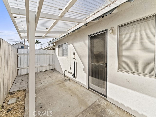 Detail Gallery Image 9 of 12 For 1205 Florida St #B,  Huntington Beach,  CA 92648 - 2 Beds | 1 Baths