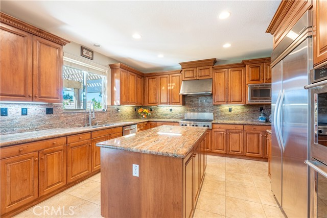 Detail Gallery Image 9 of 69 For 26815 Pine Cliff Pl, Valencia,  CA 91381 - 5 Beds | 4/1 Baths