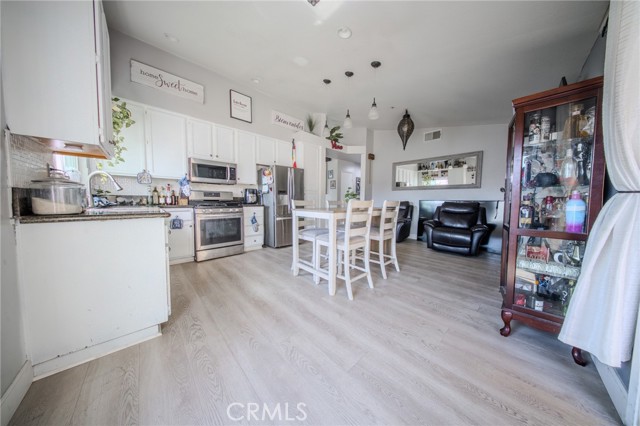 Detail Gallery Image 9 of 41 For 2786 Plaza Serena, Rialto,  CA 92377 - 3 Beds | 2 Baths