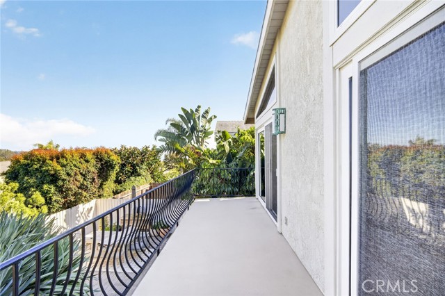 956 Tia Juana, Laguna Beach CA: https://media.crmls.org/medias/f4385e6a-b902-4a1e-bf29-f43704a5fca1.jpg