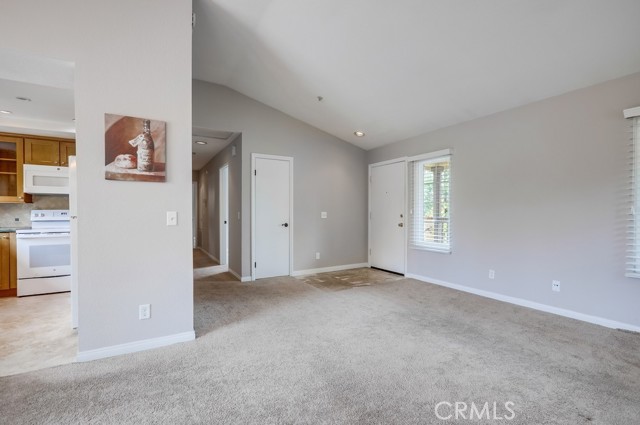 253 Gallery Way, Tustin CA: https://media.crmls.org/medias/f438b743-8fc7-4f90-894e-4ec5e16d6a9f.jpg