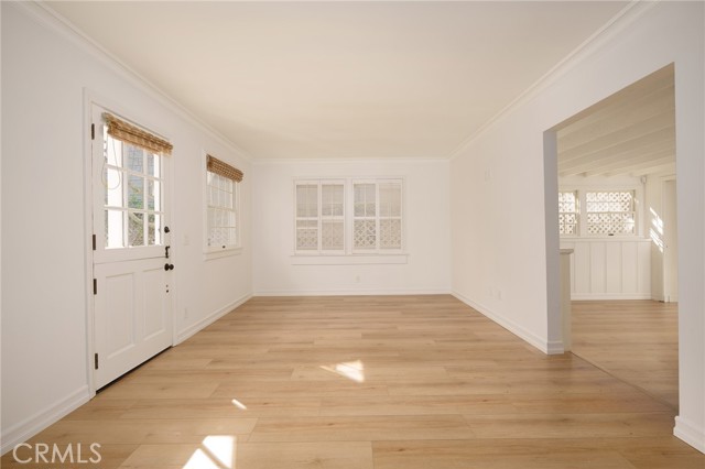 Detail Gallery Image 3 of 12 For 703 Orchid, Corona Del Mar,  CA 92625 - 2 Beds | 2 Baths