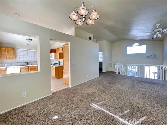 Detail Gallery Image 7 of 26 For 1942 Ivory Ave, Palmdale,  CA 93550 - 4 Beds | 2/1 Baths