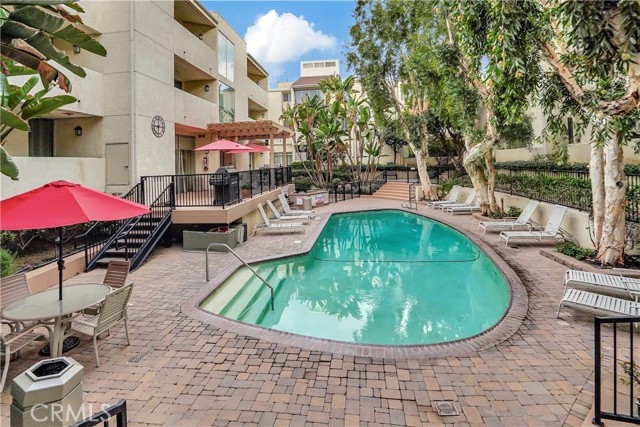 Detail Gallery Image 17 of 18 For 5325 Newcastle Ave #239,  Encino,  CA 91316 - 2 Beds | 1 Baths