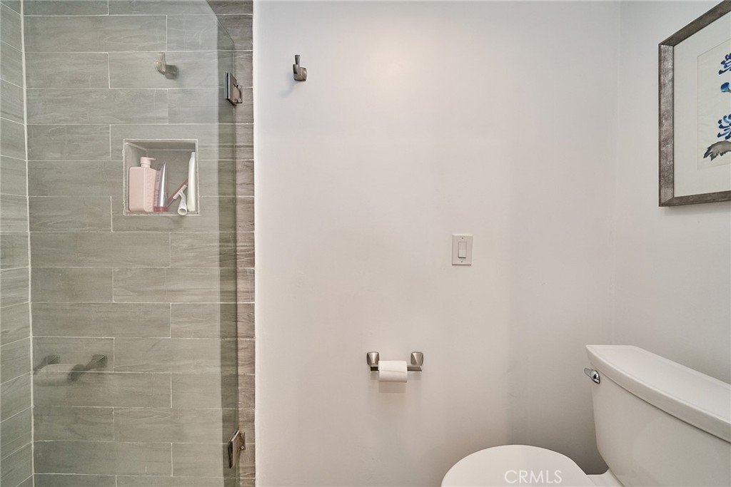 https://media.crmls.org/medias/f43ac4d5-2e01-4fcf-a3ab-e1c2b549d6ac.jpg?preset=X-Large