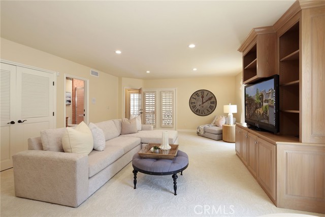 Detail Gallery Image 8 of 23 For 4 Rue Grand Ducal, Newport Beach,  CA 92660 - 4 Beds | 5/1 Baths