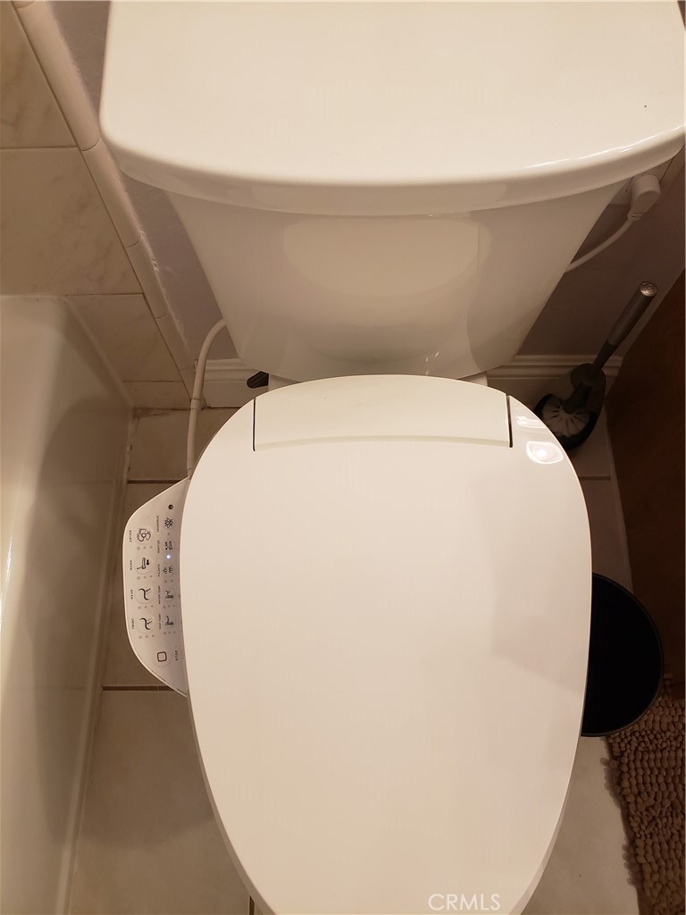 https://media.crmls.org/medias/f43bafce-ce4c-4535-8401-964dd4af4104.jpg?preset=X-Large