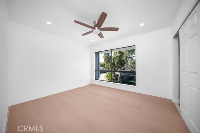 Detail Gallery Image 19 of 27 For 102 Intrepid, Newport Beach,  CA 92663 - 4 Beds | 3 Baths