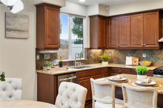 Detail Gallery Image 26 of 69 For 28889 Edenton Way, Temecula,  CA 92591 - 4 Beds | 2/1 Baths