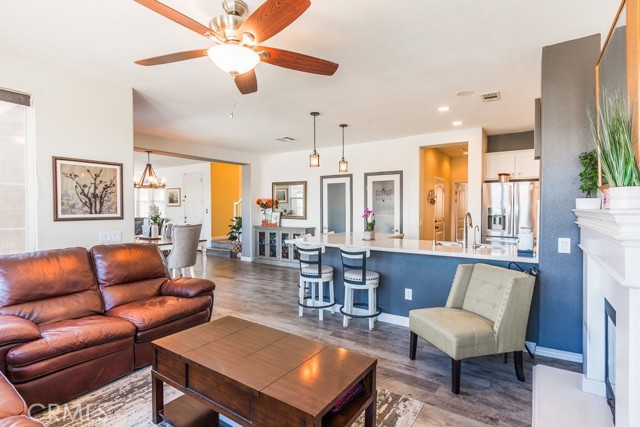 Detail Gallery Image 38 of 58 For 20413 Janzer Ct, Newhall,  CA 91350 - 5 Beds | 3 Baths