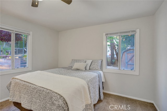 Detail Gallery Image 11 of 22 For 32159 Cove Cir, Running Springs,  CA 92382 - 2 Beds | 1 Baths