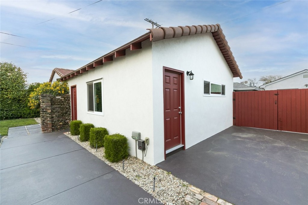 233 N Sparks StreetBurbank img 2