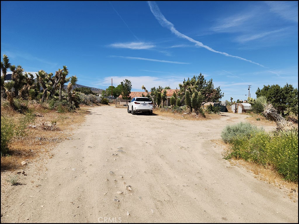 https://media.crmls.org/medias/f43f29b6-245f-4b80-812b-2651b97e46be.jpg?preset=X-Large