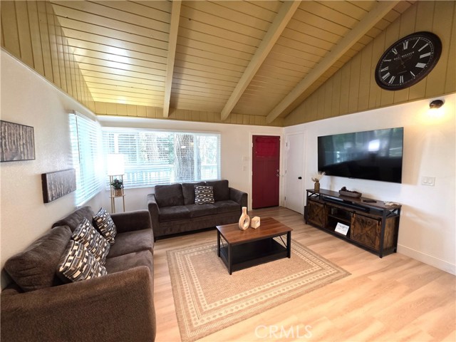 738 W Victoria Court, Lake Arrowhead, CA 92352
