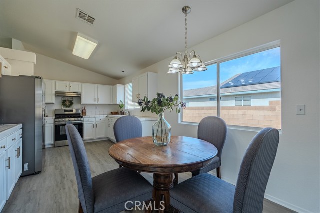 Detail Gallery Image 11 of 38 For 3918 Parkside Ct, Rosamond,  CA 93560 - 4 Beds | 2 Baths