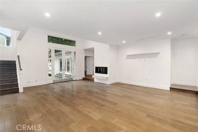22904 Calvert Street, Woodland Hills CA: https://media.crmls.org/medias/f4404018-00ba-4f1b-a81c-a812fec87c82.jpg