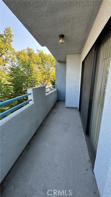 Detail Gallery Image 17 of 23 For 420 Milford St #E,  Glendale,  CA 91203 - 3 Beds | 2/1 Baths