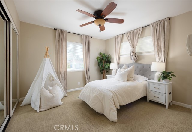 1032 Saint John Place, North Tustin CA: https://media.crmls.org/medias/f44088ed-480e-4f32-b314-77a32751453a.jpg