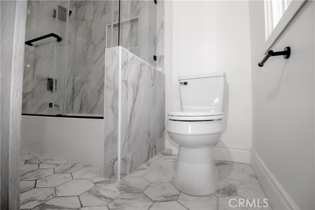 2101 Arlington Avenue, Los Angeles CA: https://media.crmls.org/medias/f440ad57-2dad-4849-84f2-7cef1d145c87.jpg