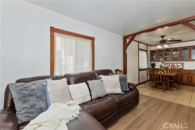 Detail Gallery Image 14 of 41 For 22771 Fir Ln, Crestline,  CA 92325 - 4 Beds | 2/1 Baths