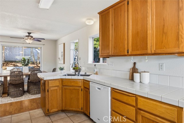 Detail Gallery Image 9 of 37 For 2315 Adams St, Cambria,  CA 93428 - 4 Beds | 3 Baths