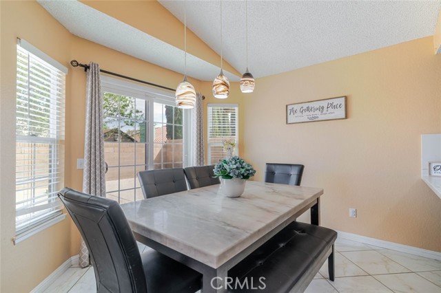 Detail Gallery Image 9 of 32 For 3243 E Avenue S3, Palmdale,  CA 93550 - 3 Beds | 2 Baths