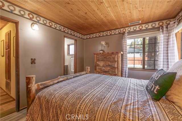 Detail Gallery Image 11 of 21 For 1097 W North Shore Dr, Big Bear City,  CA 92314 - 2 Beds | 2 Baths