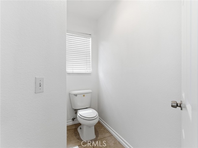 Detail Gallery Image 18 of 36 For 29436 Shannon Ct, Canyon Country,  CA 91387 - 4 Beds | 2/1 Baths