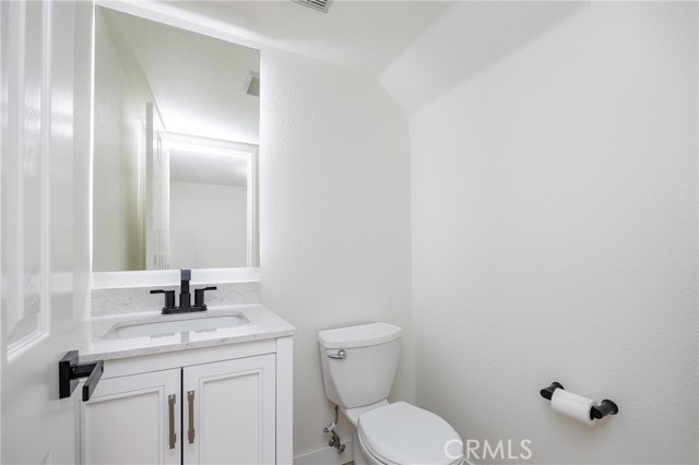 Detail Gallery Image 28 of 39 For 543 Victoria St #E,  Costa Mesa,  CA 92627 - 3 Beds | 2/1 Baths