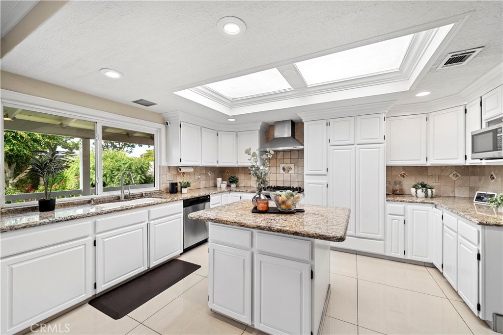 MLS #OC25267288 image #15