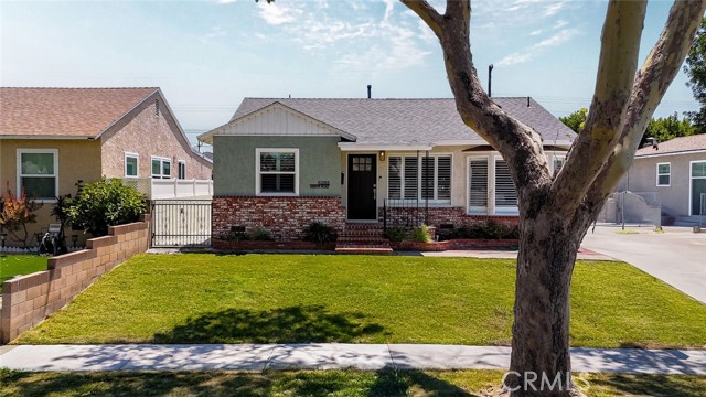 6202 Arbor Road, Lakewood CA: https://media.crmls.org/medias/f4439add-b874-4849-a042-51205e310cde.jpg