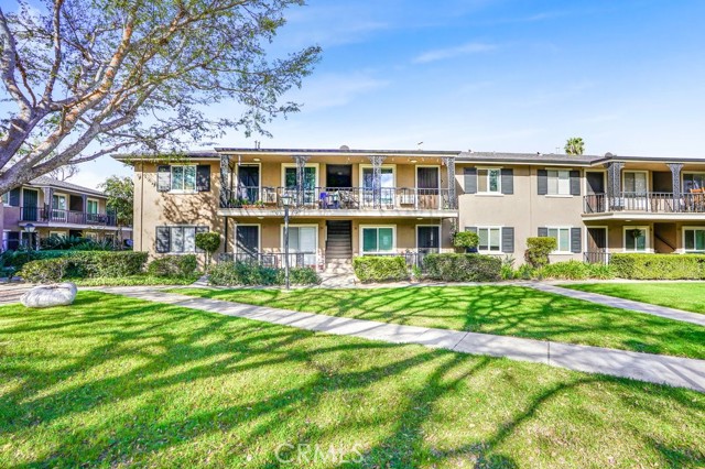 Detail Gallery Image 8 of 11 For 660 S Glassell #36,  Orange,  CA 92866 - 2 Beds | 1 Baths