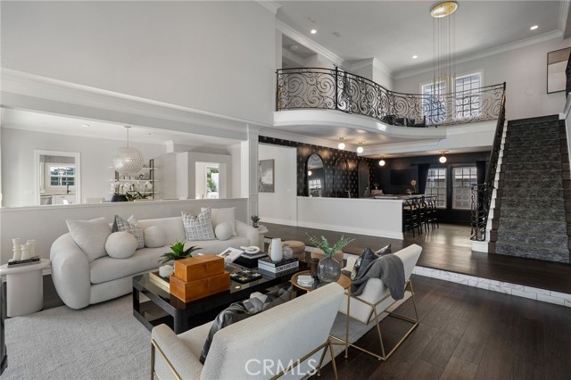 Detail Gallery Image 9 of 39 For 5 Hillsborough, Newport Beach,  CA 92660 - 4 Beds | 4/1 Baths