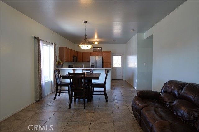 9917 Lenore St, Bakersfield CA: https://media.crmls.org/medias/f445eab8-d244-4b20-b41d-0ebd633af9f3.jpg