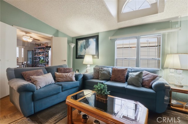 Detail Gallery Image 8 of 30 For 1630 W Covina Bld #83,  San Dimas,  CA 91773 - 3 Beds | 2 Baths