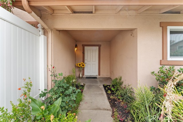 Detail Gallery Image 17 of 25 For 1317 via Santiago #C,  Corona,  CA 92882 - 2 Beds | 1/1 Baths