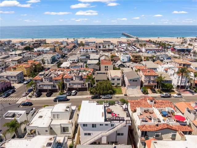 1023 Loma Drive, Hermosa Beach, California 90254, 2 Bedrooms Bedrooms, ,3 BathroomsBathrooms,Residential,Sold,Loma,PV22194406