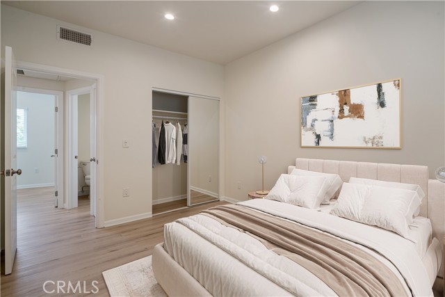 1271 S Sycamore Avenue, Los Angeles CA: https://media.crmls.org/medias/f448026f-73f4-49d3-a859-5867229d0aee.jpg