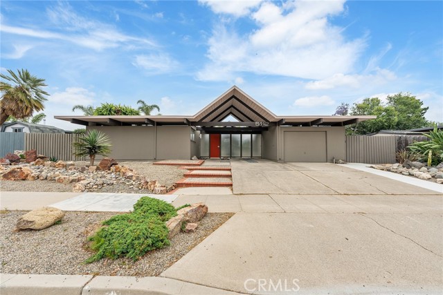 5112 E Valencia Drive, Orange CA: https://media.crmls.org/medias/f448fddf-6b2e-429d-8ef9-1ecc88a286fd.jpg