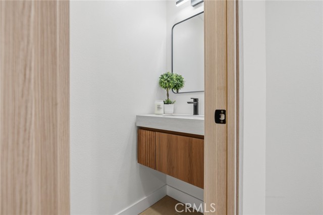 Detail Gallery Image 12 of 42 For 9502 via Salerno, Burbank,  CA 91504 - 2 Beds | 3 Baths