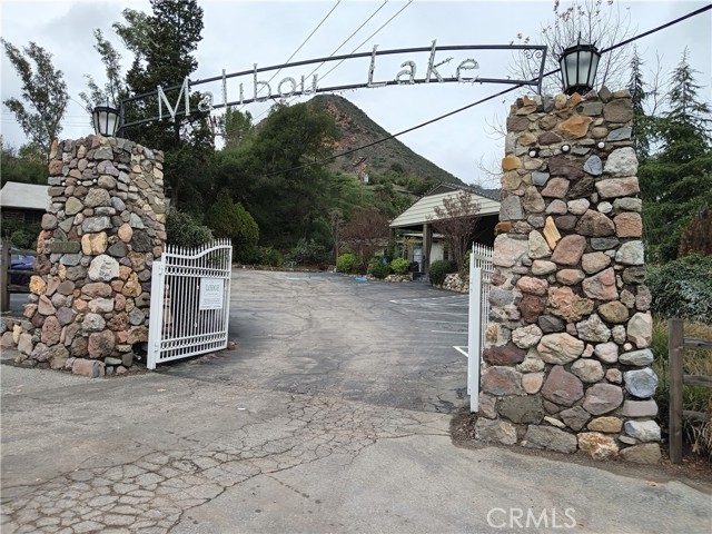 Detail Gallery Image 4 of 8 For 2370 Laguna Circle Dr, Agoura Hills,  CA 91301 - – Beds | – Baths