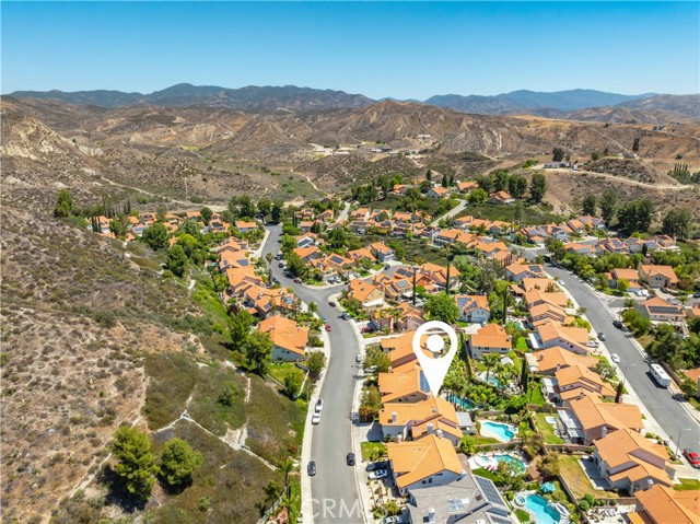 28852 Woodside Drive, Saugus CA: https://media.crmls.org/medias/f44a0af6-0a9c-4861-ab98-5c0fbbaaf926.jpg