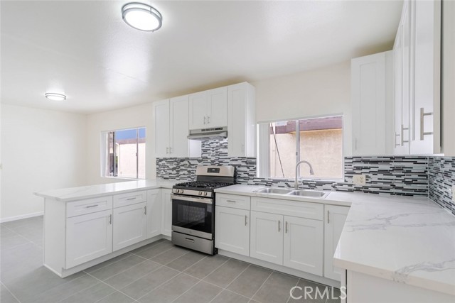 Detail Gallery Image 11 of 30 For 818 E Windsor Rd, Glendale,  CA 91205 - 3 Beds | 2 Baths