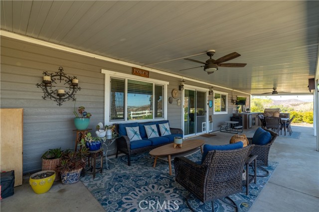 22831 Skylink Drive, Canyon Lake CA: https://media.crmls.org/medias/f44b5c9e-cafd-4444-904e-3686ede177be.jpg