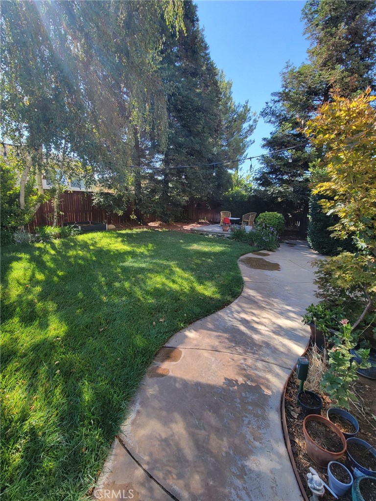 https://media.crmls.org/medias/f44bf150-f1f2-4c96-9644-5fe8279bda59.jpg?preset=X-Large