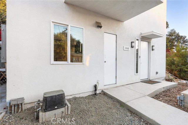 Detail Gallery Image 7 of 74 For 1106 1106 1/2 Geraghty Avenue, Los Angeles,  CA 90063 - 2 Beds | 2/2 Baths