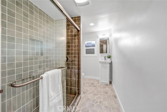 1215 Wentworth, Pasadena CA: https://media.crmls.org/medias/f44bff53-f928-4e4f-99a8-0f5d4fa56d35.jpg