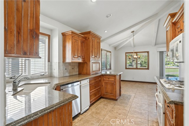 Detail Gallery Image 14 of 59 For 38285 Oaktree, Murrieta,  CA 92562 - 2 Beds | 2/1 Baths