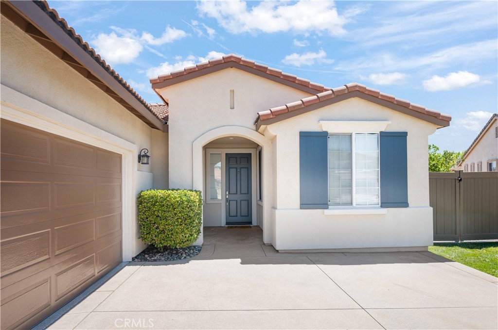 MLS #OC25165991 image #1